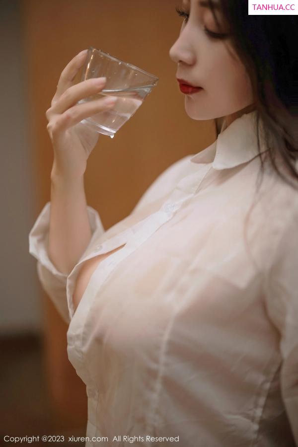   [XiuRen]高清写真图 2023.03.01 No.6341 娇喘JC 丝袜美臀第21张图片